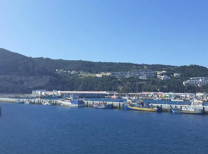 Sesimbra Top 公寓 *